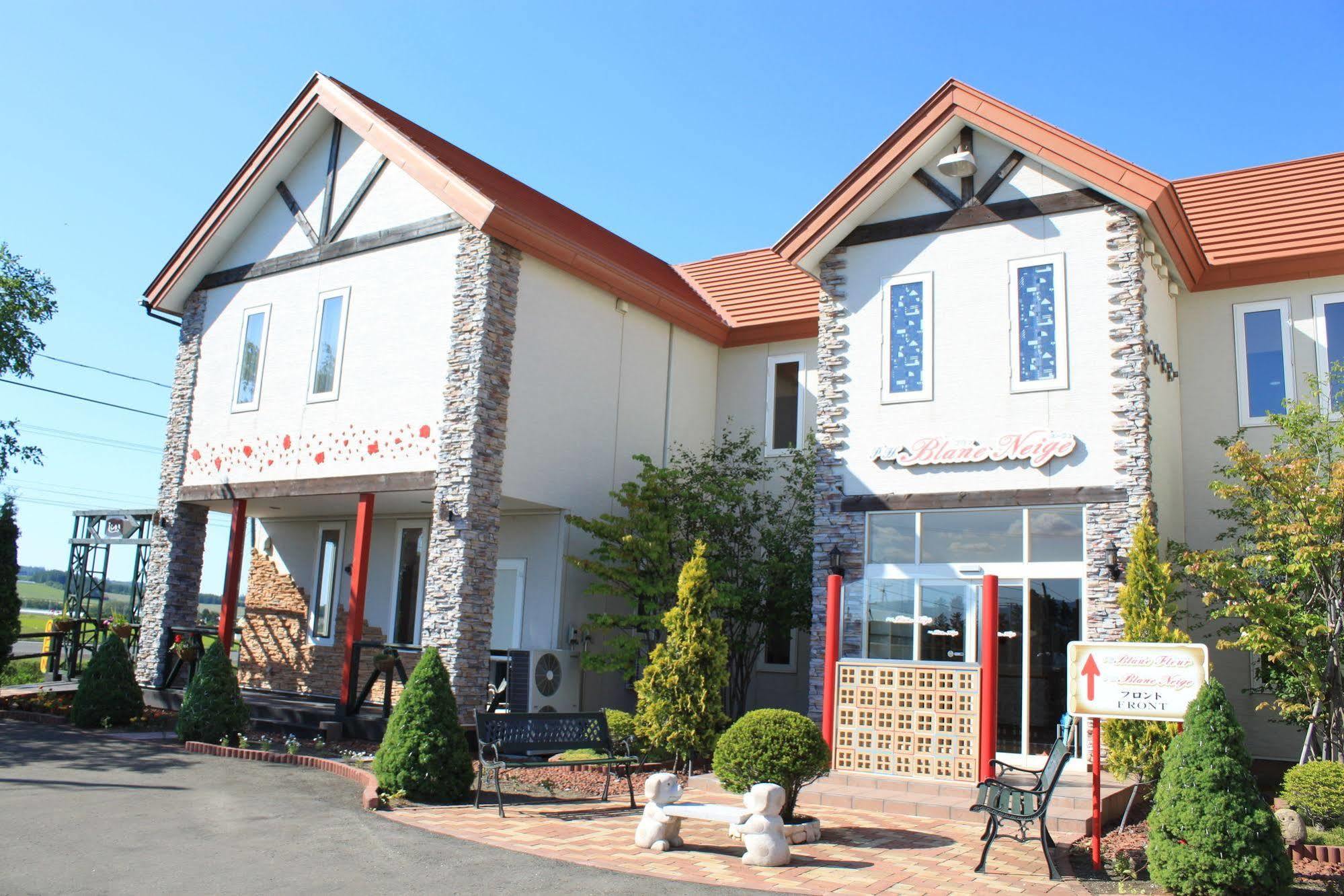 プチホテル ブランフルール 中富良野町 エクステリア 写真